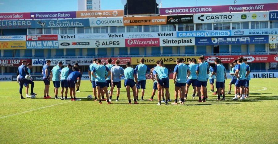 ÚLTIMOS MOVIMIENTOS. La Crema trabaja con la cabeza puesta en Chacarita, su próximo destino.