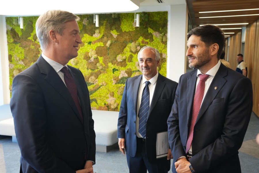 Erik H&oslash;eg y Maximiliano Pullaro dialogaron sobre la agenda com&uacute;n entre Santa Fe y la Uni&oacute;n Europea. (FOTO SCS)