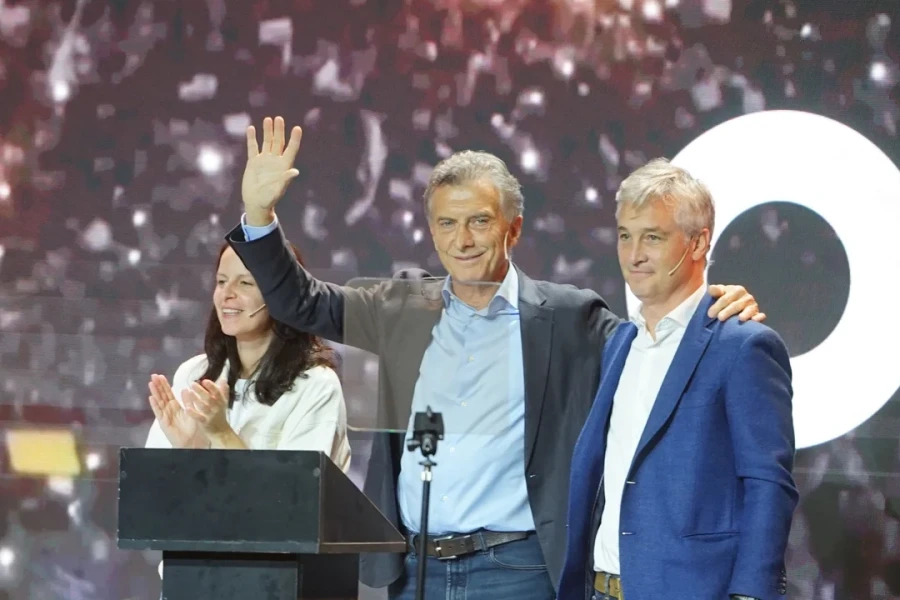 Macri, Mart&iacute;nez y De Andreis durante la Convenci&oacute;n del PRO en Parque Norte. (FOTO D.VIDES/NA)