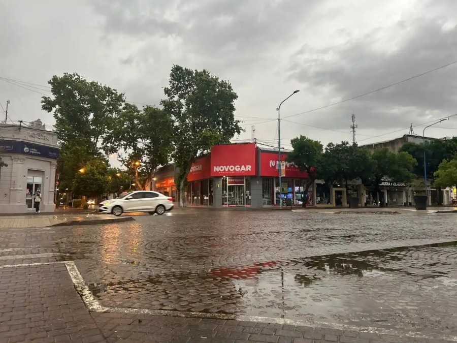 Intensa lluvia en la ma&ntilde;ana de este viernes.