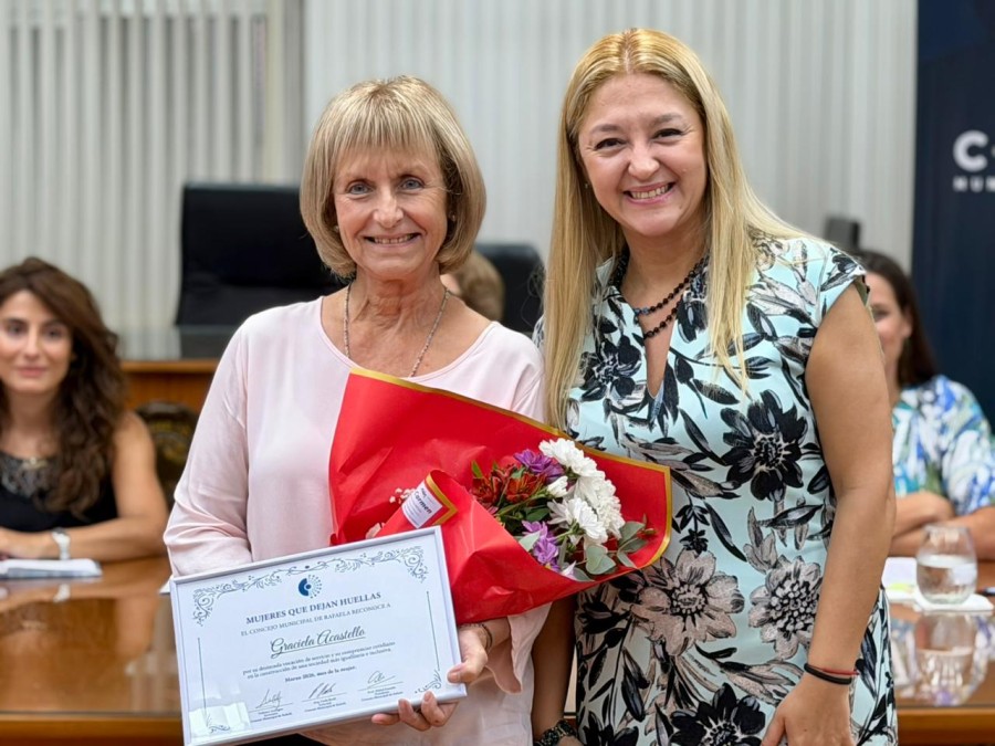 La dirigente empresarial Graciela Acastello junto a la concejal Carla Boidi. (FOTO PRENSA CONCEJO)