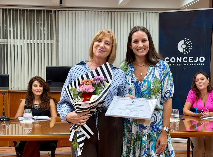La bioqu&iacute;mica Alicia Rinaldi con la concejal Mar&iacute;a Paz Caruso. (FOTO PRENSA CONCEJO)