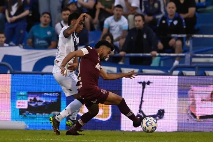 V&Eacute;LEZ ANTE LAN&Uacute;S
