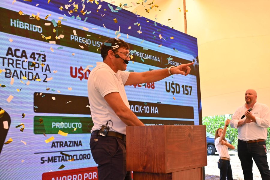 El gerente de Hacienda, Mauricio Tschieder, se hizo cargo de la subasta con toda su experiencia como martillero. (FOTO CGL)