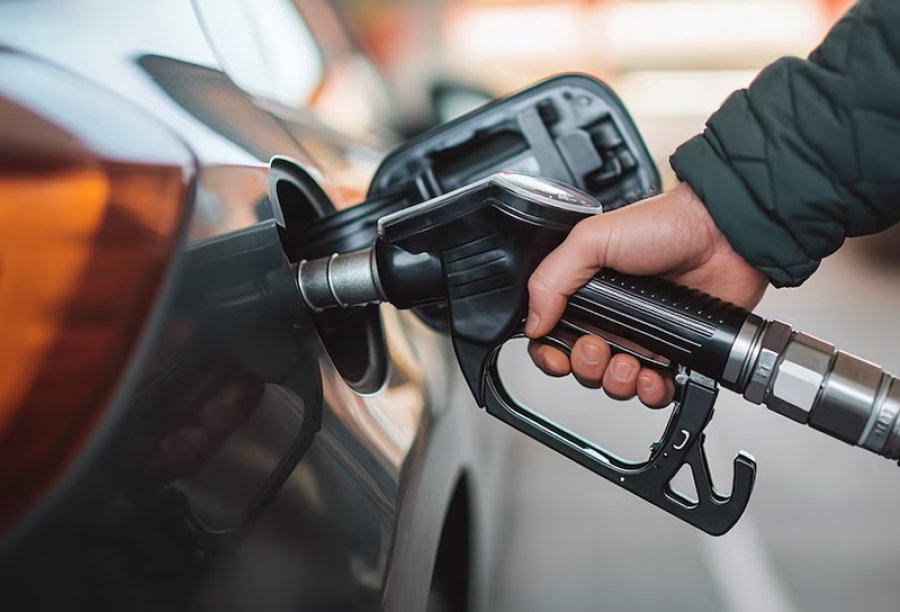 ESCALADA DEL PETROLEO. El conflicto en Medio Oriente complica el escenario y limita el margen para contener los aumentos.