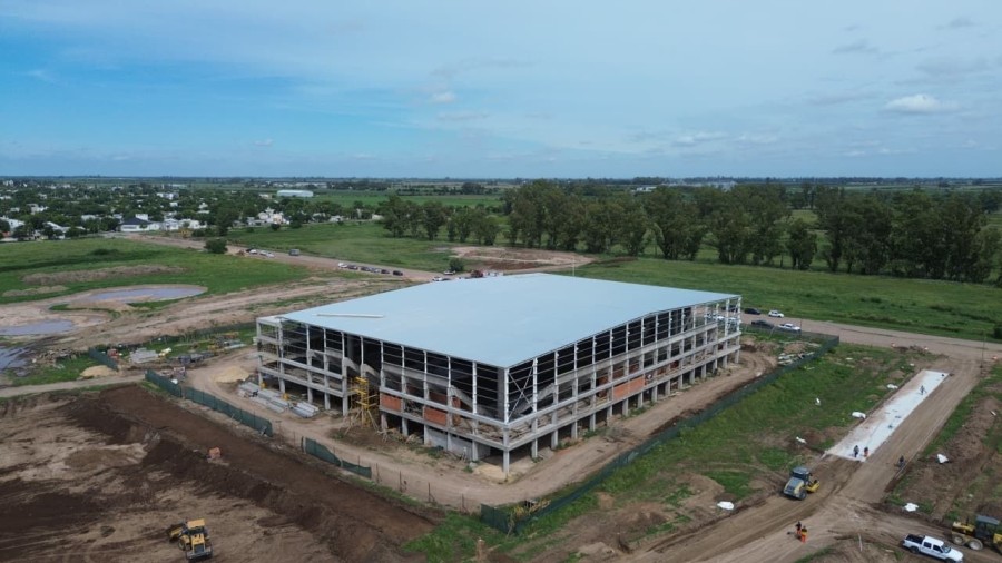 El microestadio con capacidad para tres mil espectadores que se construye en el barrio Malvinas Argentinas, cerca de la Terminal de &Oacute;mnibus.