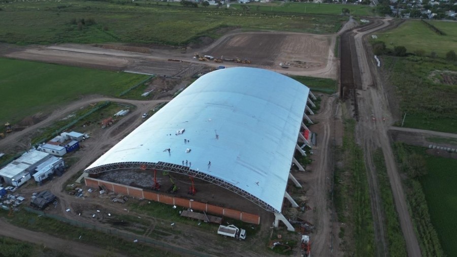 El moderno vel&oacute;dromo techado que se levanta en una zona cercana al Campus de la UNRaf. (FOTO SCS)