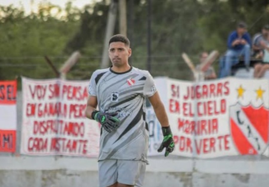 GUARDAVALLA. Marcos Cordero, uno de los rafaelinos del equipo bonaerense.