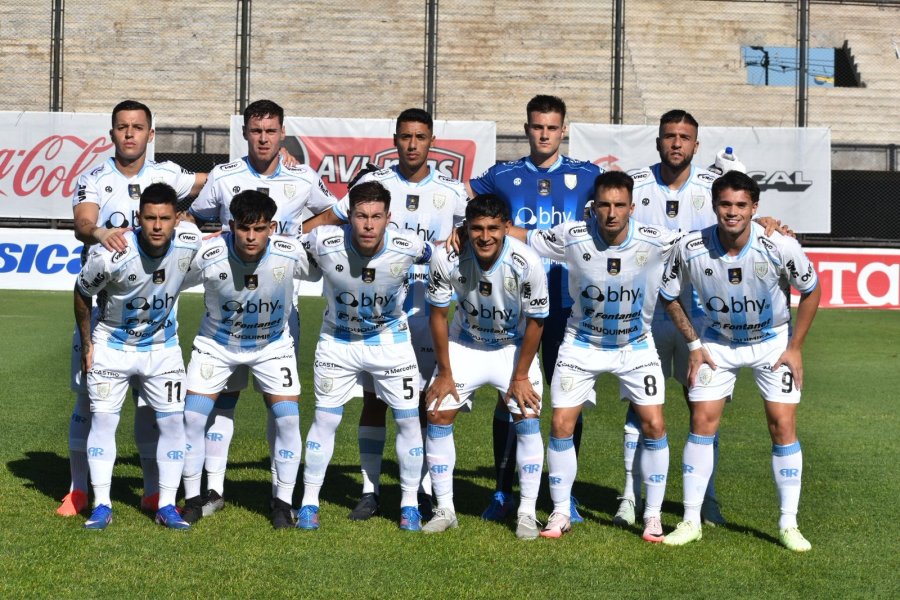GRAN PRESENTE. Con tres triunfos en fila, la Crema lleg&oacute; a la punta compartida.
