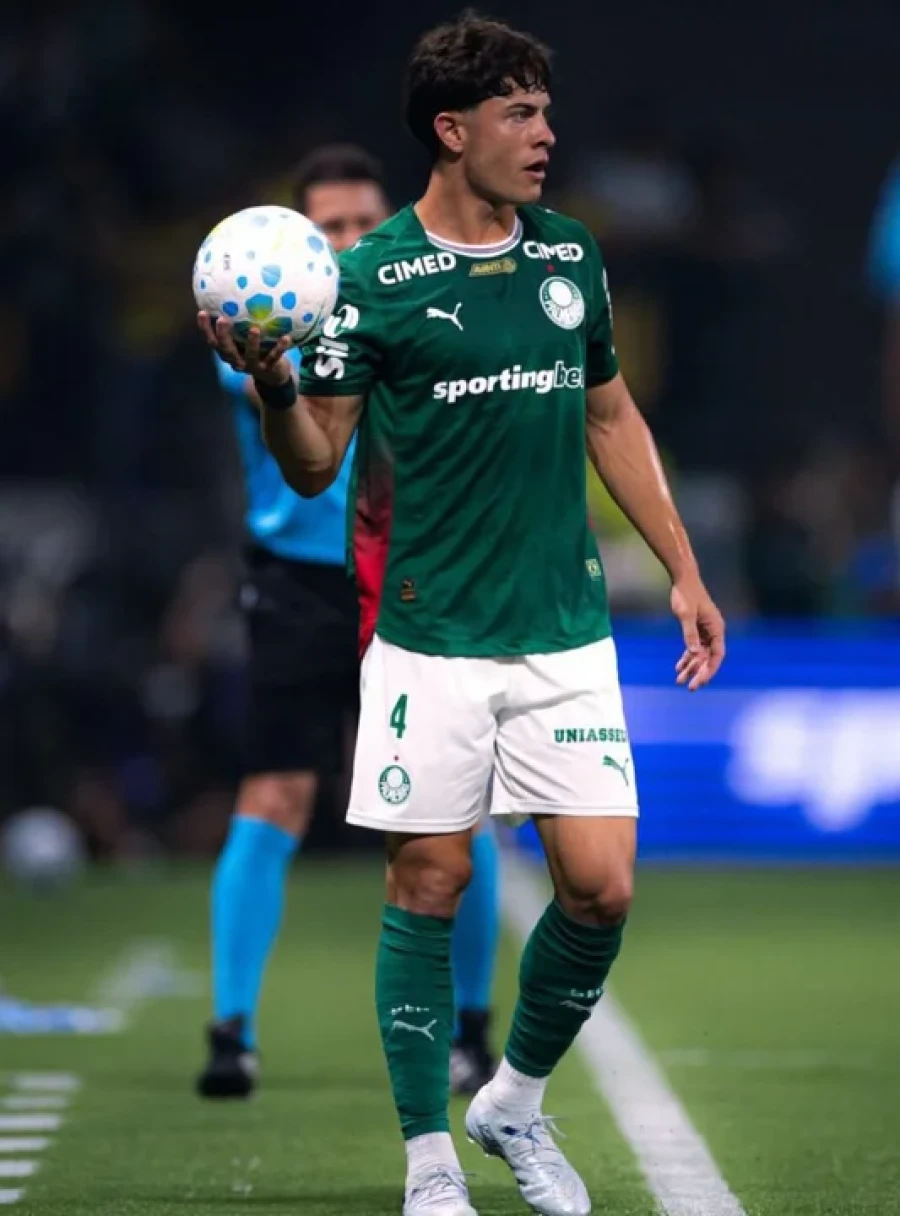 GRAN OPORTUNIDAD. Giay est&aacute; jugando en Palmeiras.