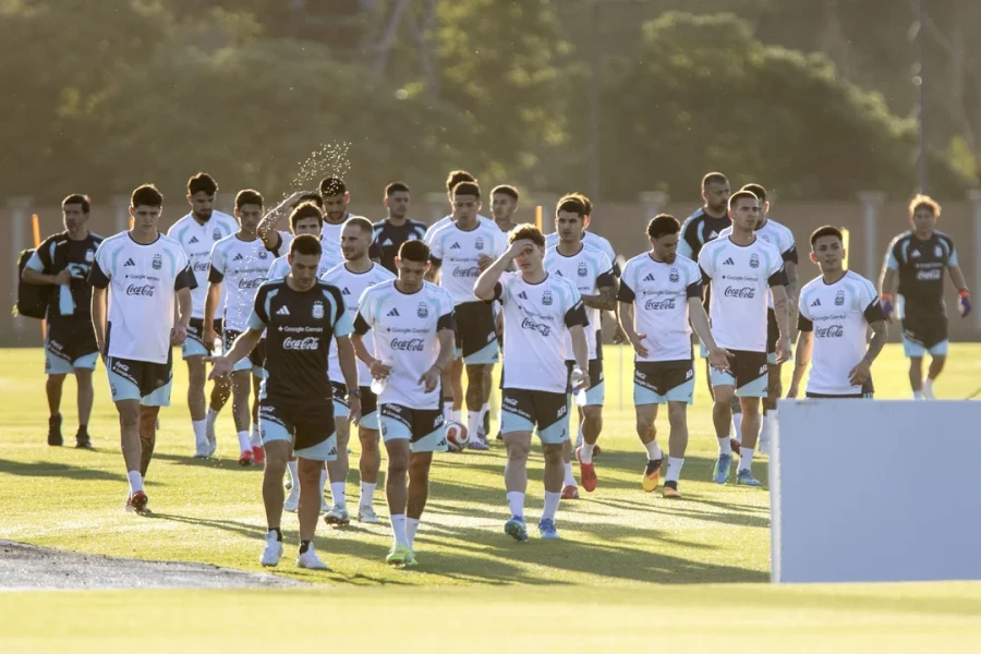 A TOMAR NOTA. El seleccionado argentino en uno de los entrenamientos.