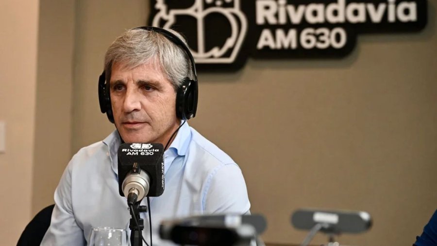LUIS CAPUTO. El ministro de Econom&iacute;a defendi&oacute; el programa econ&oacute;mico de la gesti&oacute;n de Milei.