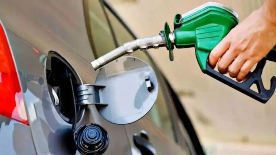 PRECIO DE LOS COMBUSTIBLES. La medida busca amortiguar el impacto de la suba internacional del crudo en surtidores.