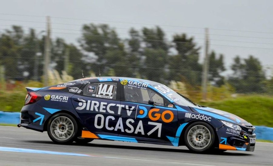 Leonel Pern&iacute;a se&ntilde;al&oacute; la pole en la Clase 3.