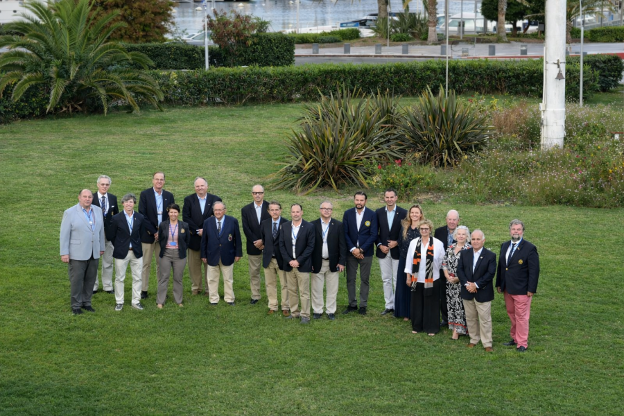 El grupo de comodoros que participaron de la realizaci&oacute;n.