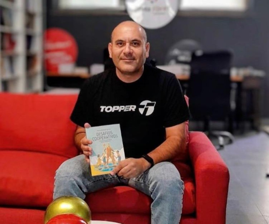 La obra es una invitaci&oacute;n a educar desde el movimiento, el v&iacute;nculo y la cooperaci&oacute;n.