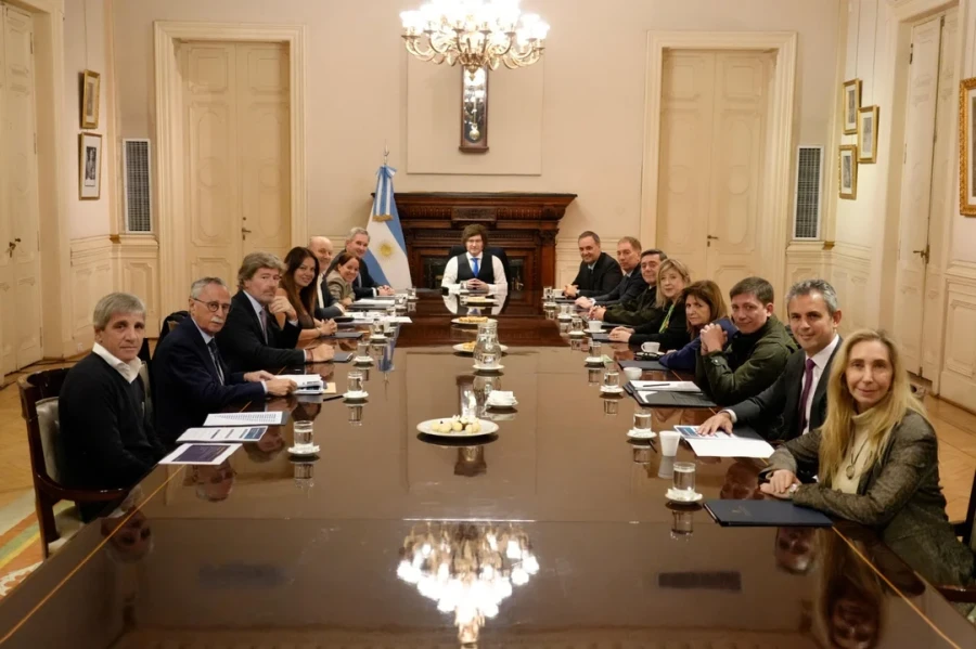El presidente Javier Milei encabeza una nueva reuni&oacute;n de Gabinete.