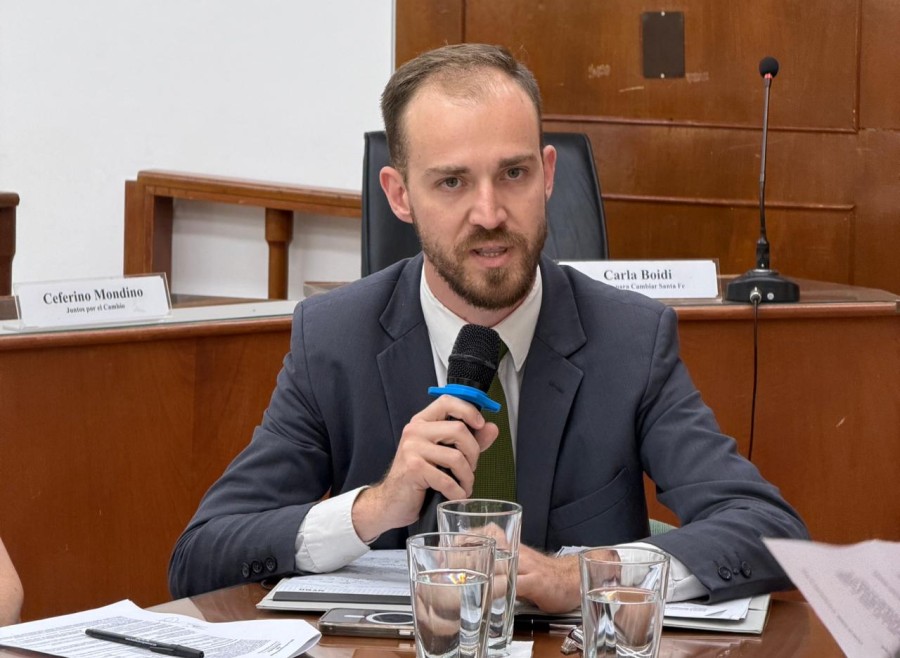 "El di&aacute;logo activo y constructivo es el camino para acompa&ntilde;ar el esfuerzo diario de los vecinos desde la gesti&oacute;n p&uacute;blica", dijo Mayer.