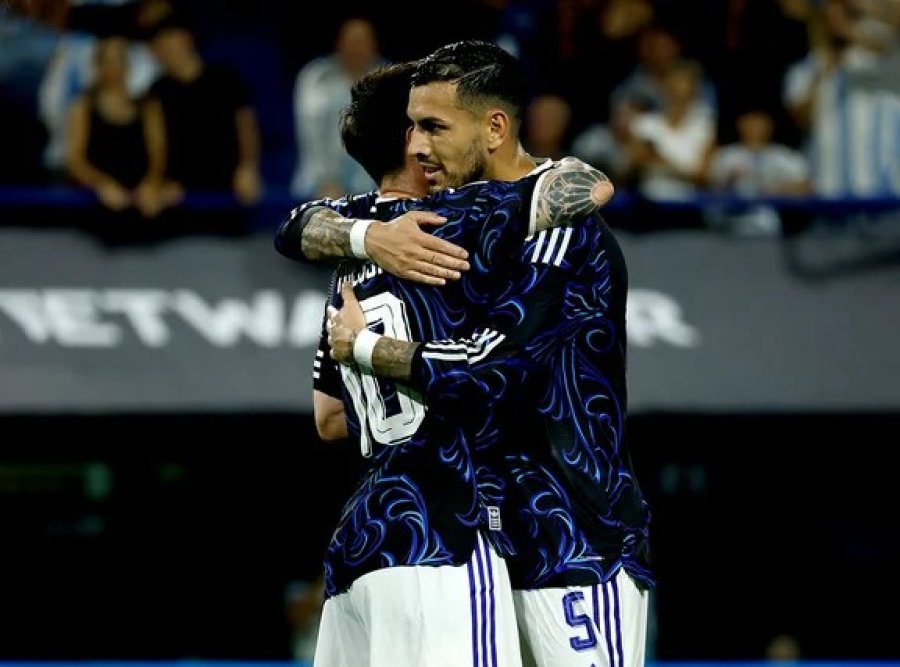 Lionel Messi y Leandro Paredes.