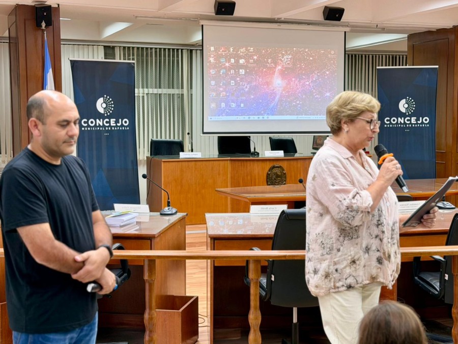 La presidente del Concejo, Mabel Fossatti, en la apertura de la presentaci&oacute;n del libro &ldquo;Desaf&iacute;os Cooperativos&rdquo;, una obra de Fernando Ferrari. (FOTO PRENSA CONCEJO)