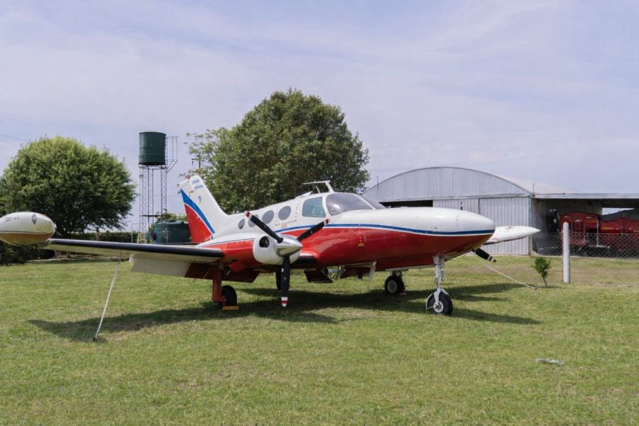 AVIONETA CESSNA. Uno de los bienes de mayor valor que tendr&aacute; la subasta, en una convocatoria que super&oacute; los 5.400 inscriptos.