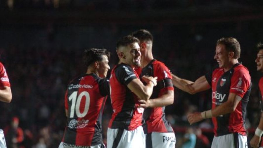EL SABALERO JUEGA EN EL CEMENTERIO