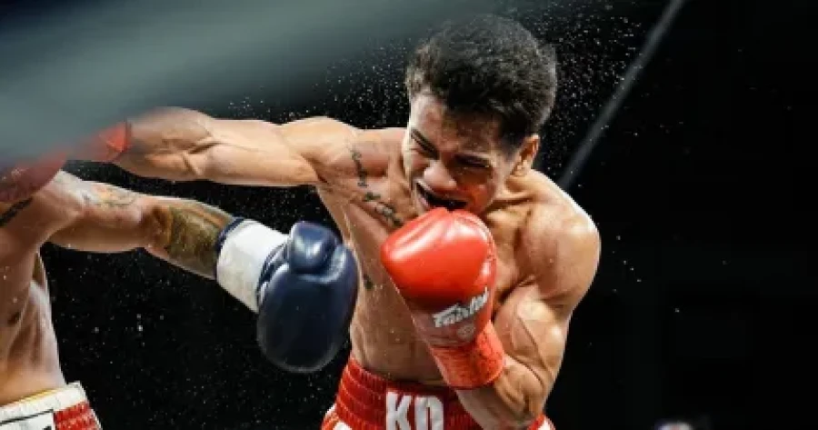 DERROTA. Fajardo noque&oacute; a Reyes.