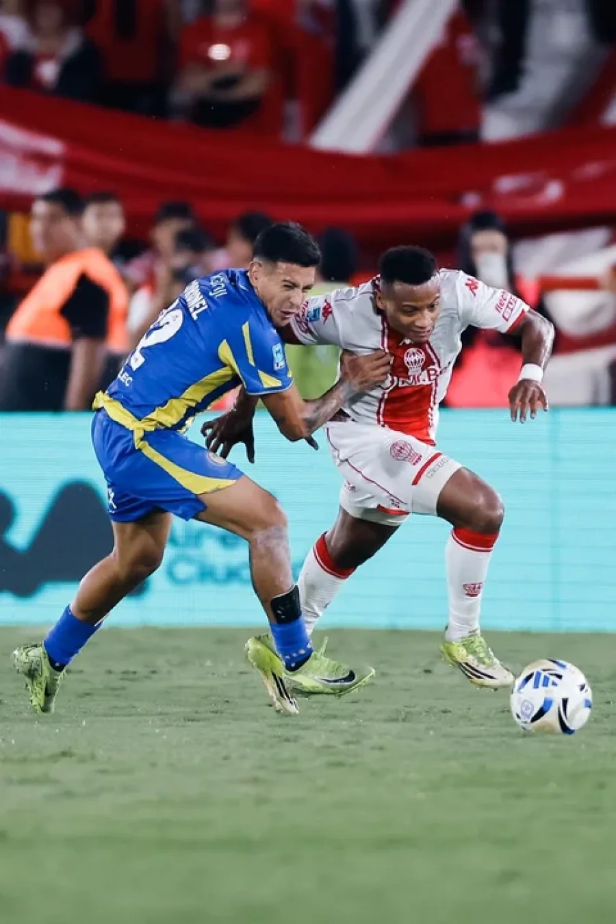Oscar Cort&eacute;s supera la marca de Emanuel Coronel en el triunfo del &ldquo;Globo&rdquo; ante Rosario Central.