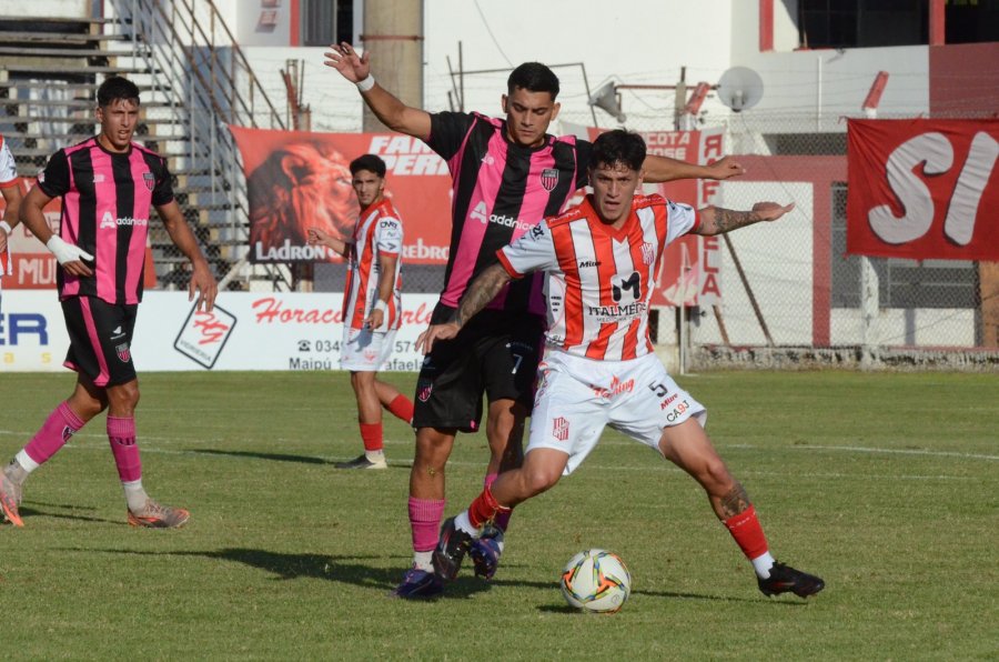 TRIUNFAZO. Goleada para segu&iacute; subiendo.