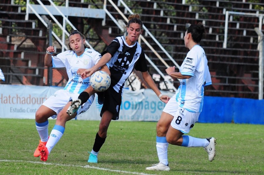 NO PUDO SUMAR. Atl&eacute;tico jug&oacute; en el mediod&iacute;a del domingo.