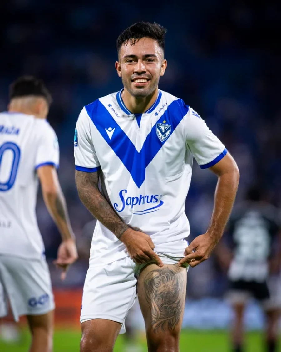 JOAQUIN GARCIA. Autor del gol de V&eacute;lez.