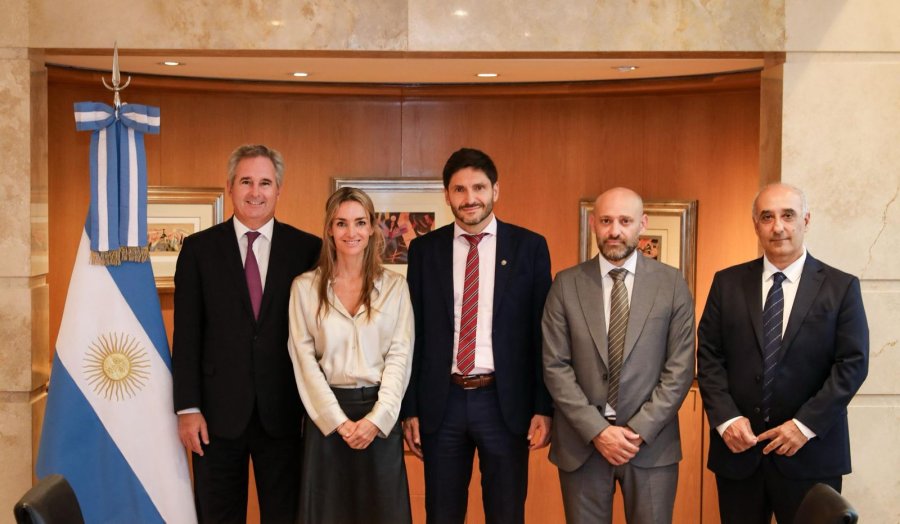 REUNION. Los funcionarios santafesinos junto a Pablo Quirno, Georgina Losada y Claudio D&iacute;az en el encuentro que se desarroll&oacute; en Buenos Aires.