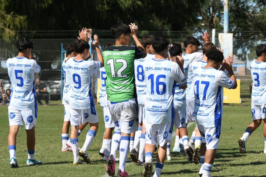LOS PIBES DE LA CREMA SE MIDEN CON RIVER