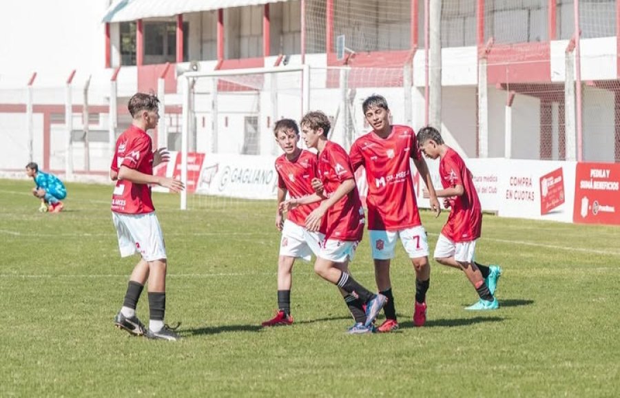 EN RAFAELA. La novena igual&oacute; 3 a 3.
