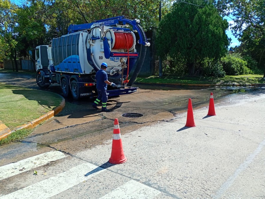 Aguas Santafesinas contin&uacute;a ejecutando tareas de mantenimiento en distintos sectores de la ciudad.