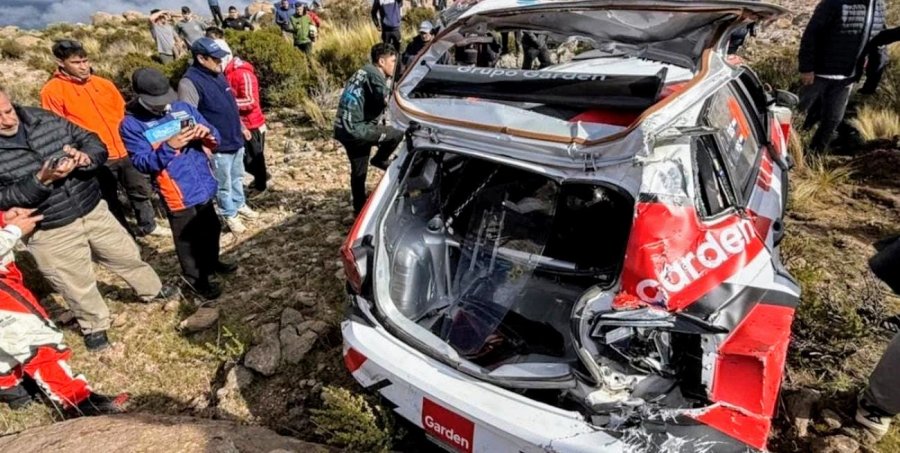 La m&aacute;quina de la tripulaci&oacute;n paraguaya tras su descontrolada trayectoria.