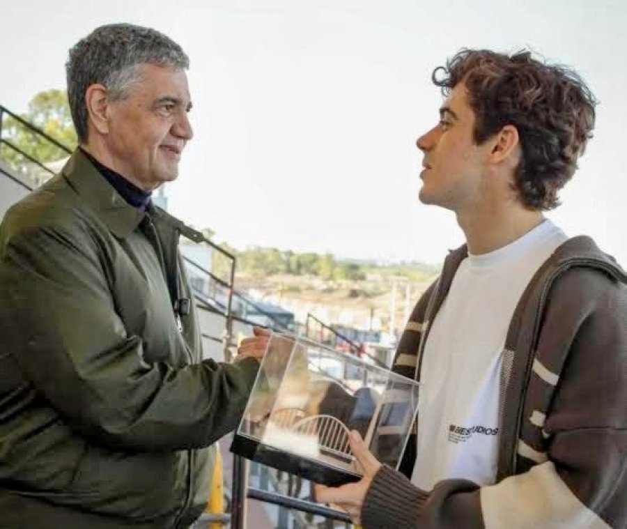 Macri destac&oacute; a Colapinto como "Personalidad Destacada del Deporte".