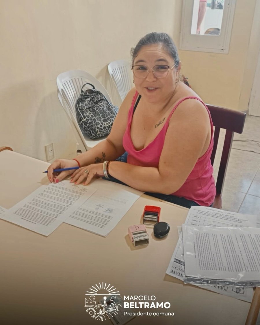 Una adjudicataria manifiesta su alegr&iacute;a por el logro.