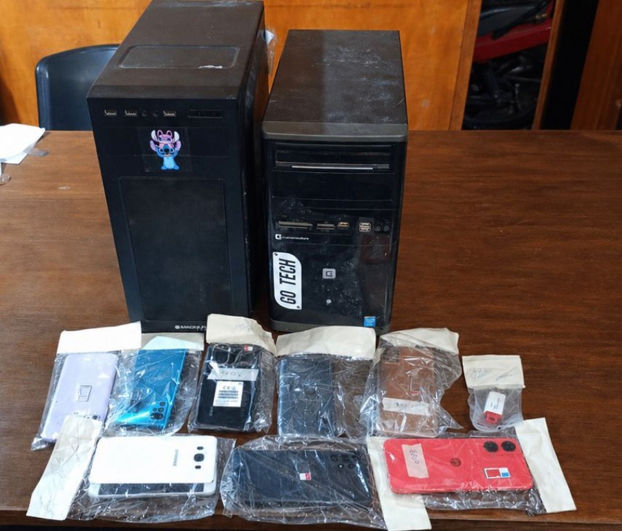 Parte de los elementos secuestrados durante uno de los allanamentos. (SCS)