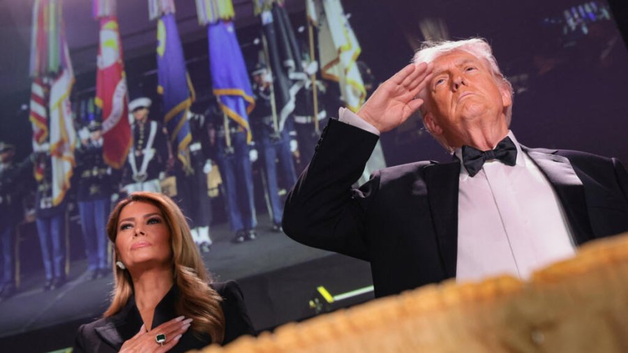 RELATO. Donald Trump, tras el ataque de ayer en Washington, dio explicaciones de por qu&eacute; se demor&oacute; su salida del escenario del Hotel Hilton.