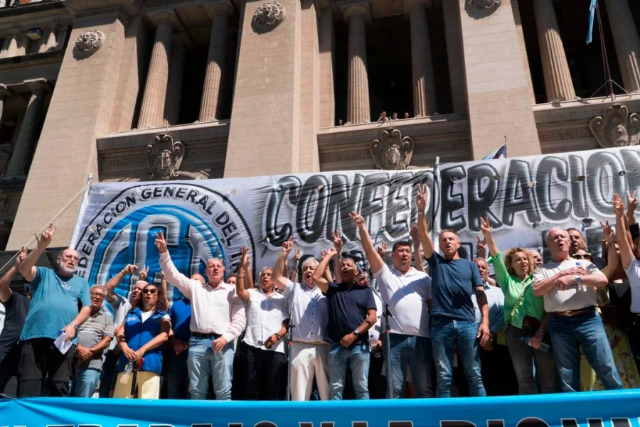 La CGT recus&oacute; a los dos camaristas que restablecieron la vigencia de la reforma laboral.