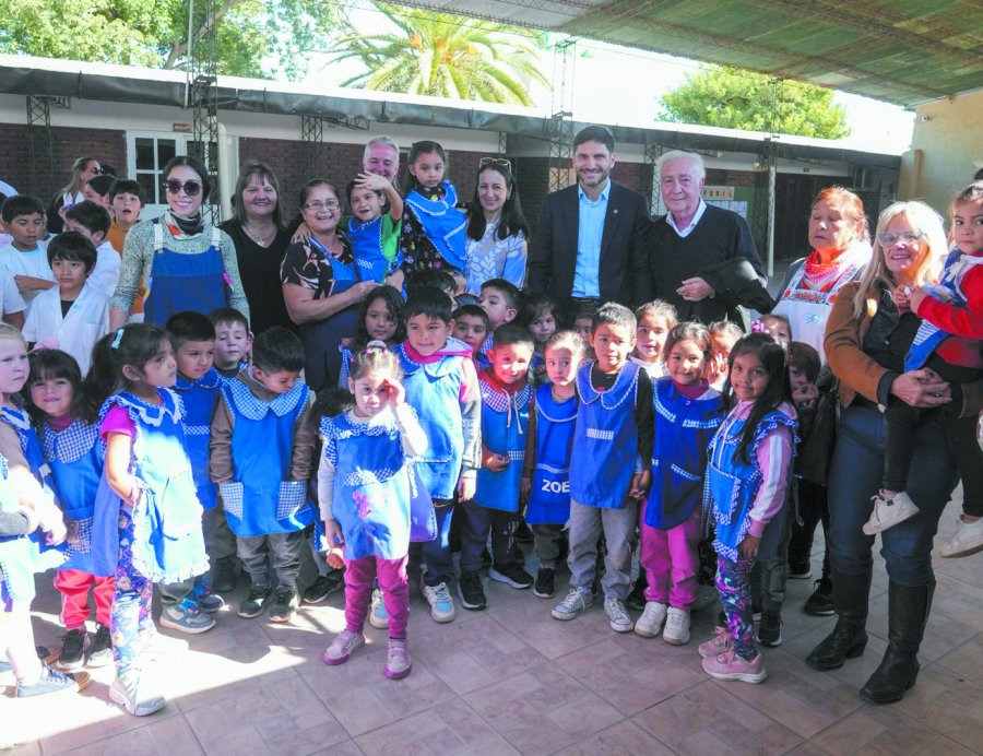 PROGRAMA "MIL AULAS". Pullaro encabez&oacute; este mi&eacute;rcoles una serie de inauguraciones y recorridas en instituciones educativas del norte provincial.