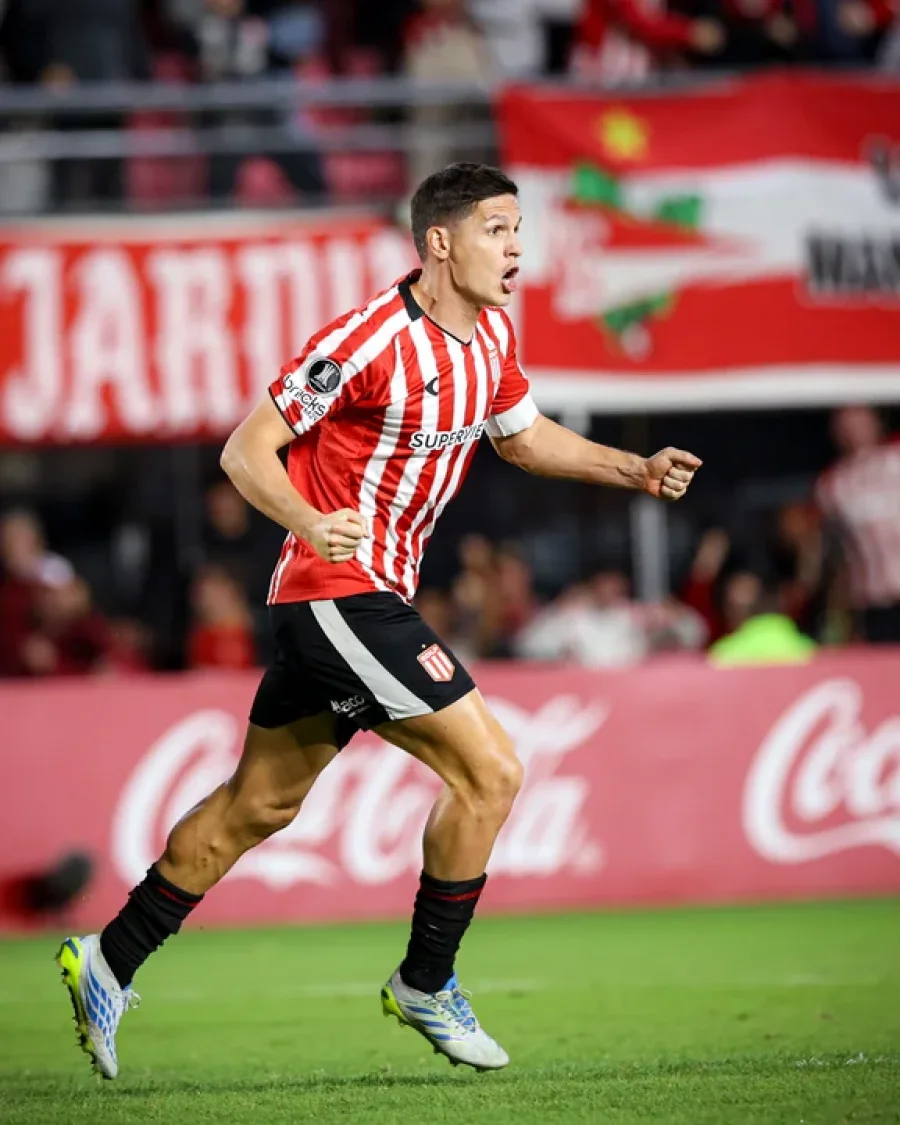 Guido Carrillo festeja su gol, que igual&oacute; el partido entre Estudiantes y Flamengo.