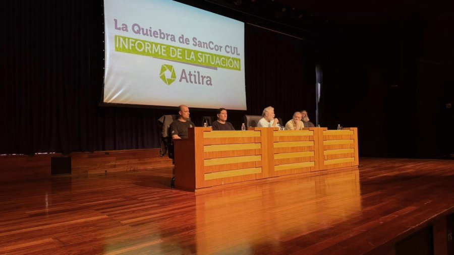 Autoridades gremiales presidiendo el encuentro.