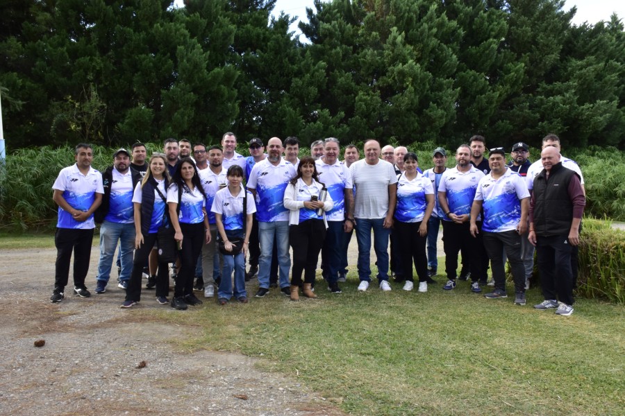 Trabajadores metal&uacute;rgicos afiliados a la UOM al participar del acto por el D&iacute;a del Trabajador en el predio de ATILRA. (FOTO UOM)
