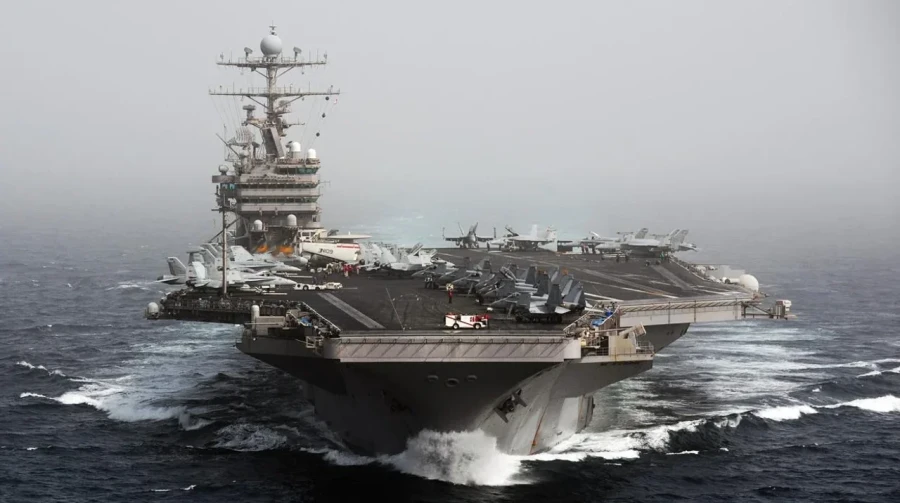 Trump podr&iacute;a ordenar que el portaaviones USS Abraham Lincoln viaje hacia el Caribe.