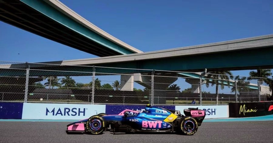 Franco Colapinto no pudo sumar al terminar d&eacute;cimo en la carrera Sprint.