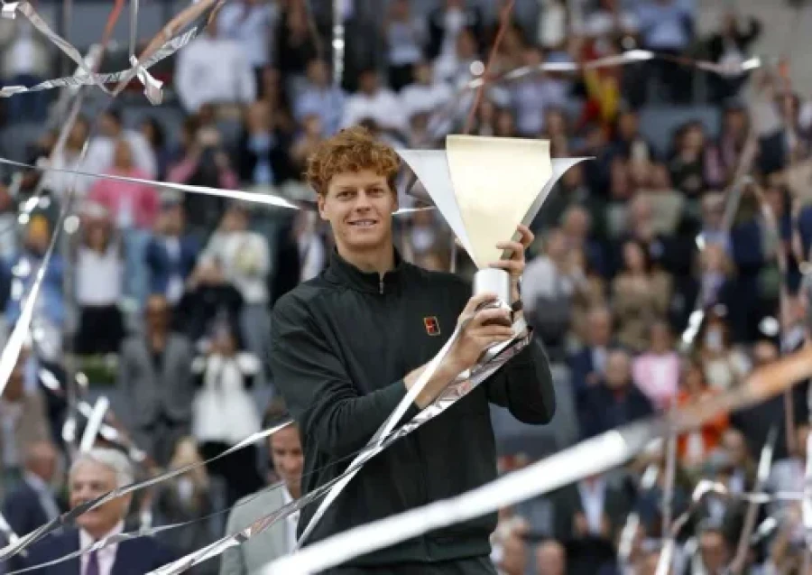TRIUNFO ABRUMADOR. El italiano aplast&oacute; a Zverev.
