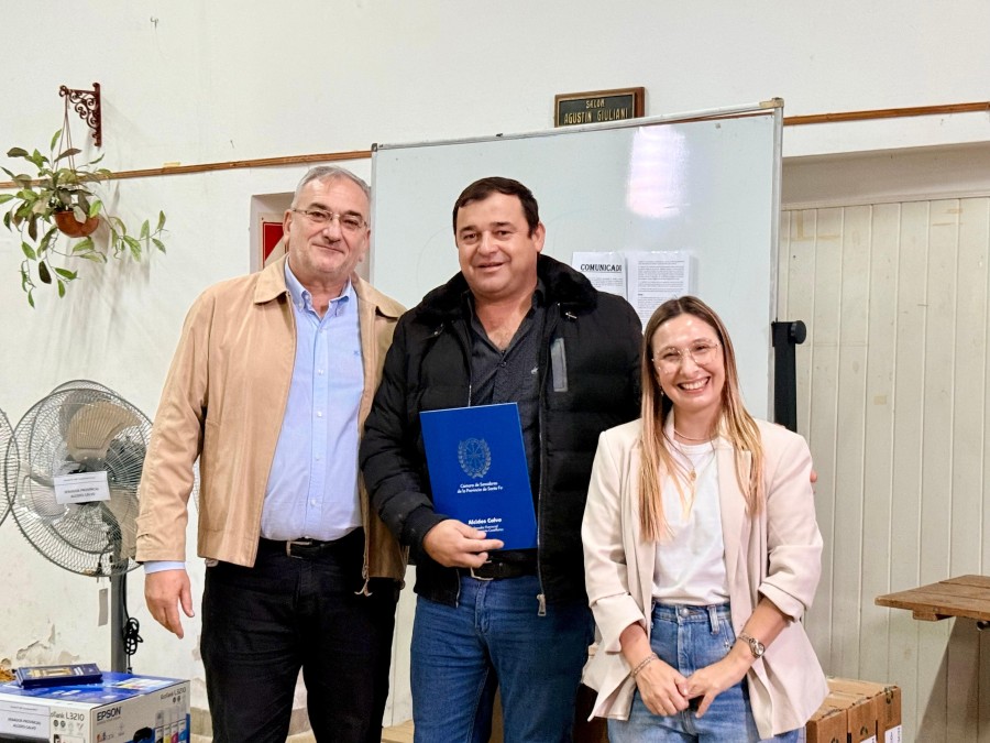 Alcides Calvo, Sergio Ramos y B&aacute;rbara Chivallero durante el encuentro.