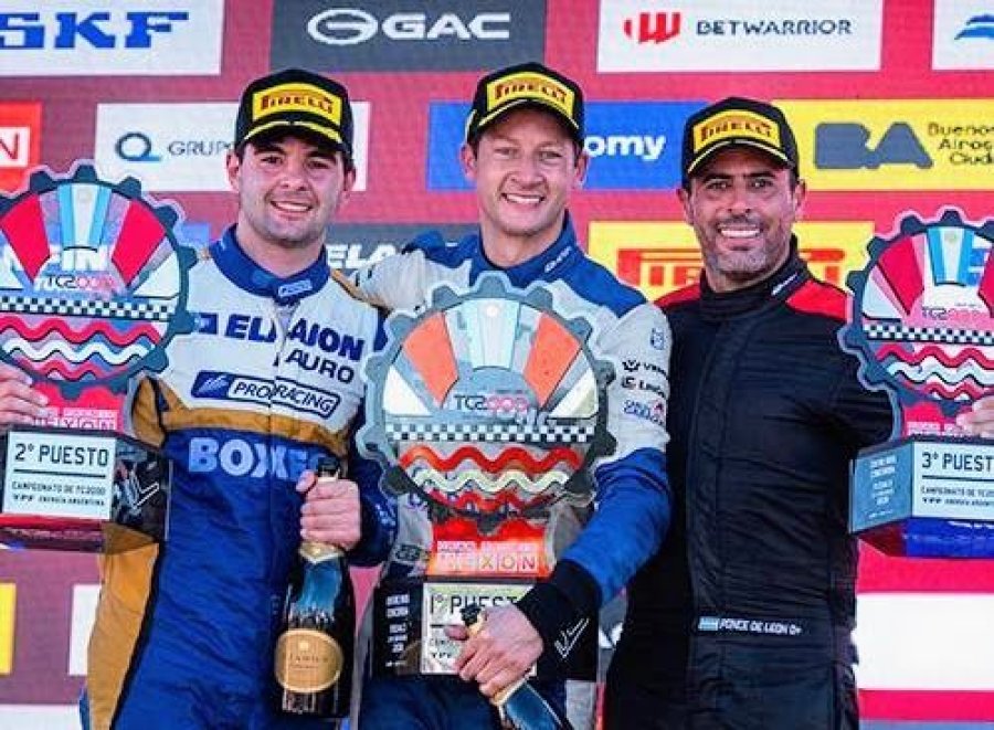 Podio en suspenso: Franco Morillo (2&deg;), Marcelo Ciarrocchi (1&deg;) y Gabriel Ponce de Le&oacute;n (3&deg;).